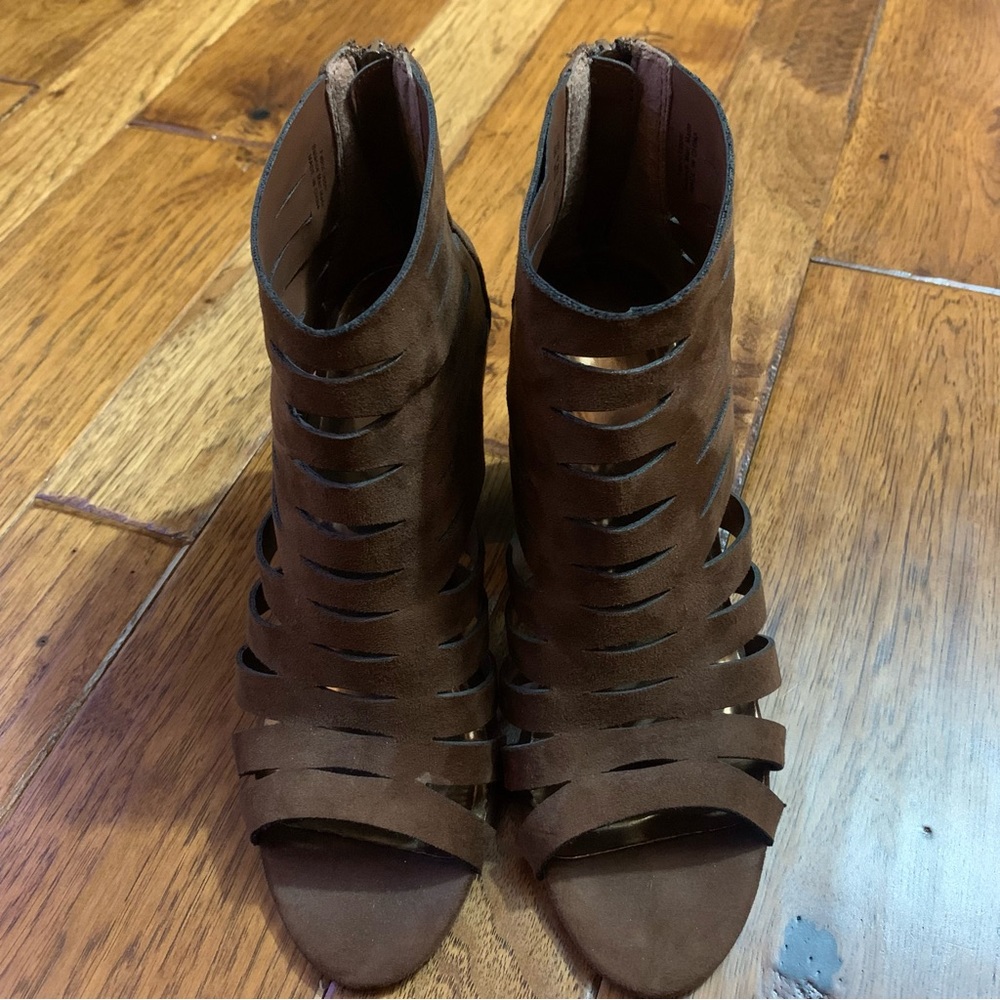 Carlos by Carlos Santana | Chocolate Brown faux suede Booties | Sz 8.5 - Picture 2 of 13